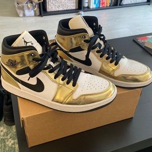 Nike Air Jordan Mid 1